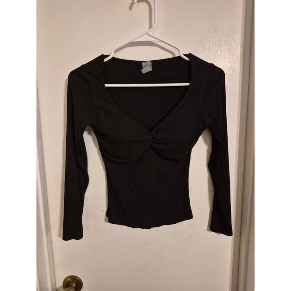 Danysu Black V-neck Shirt-Size Medium - Picture 1 of 5